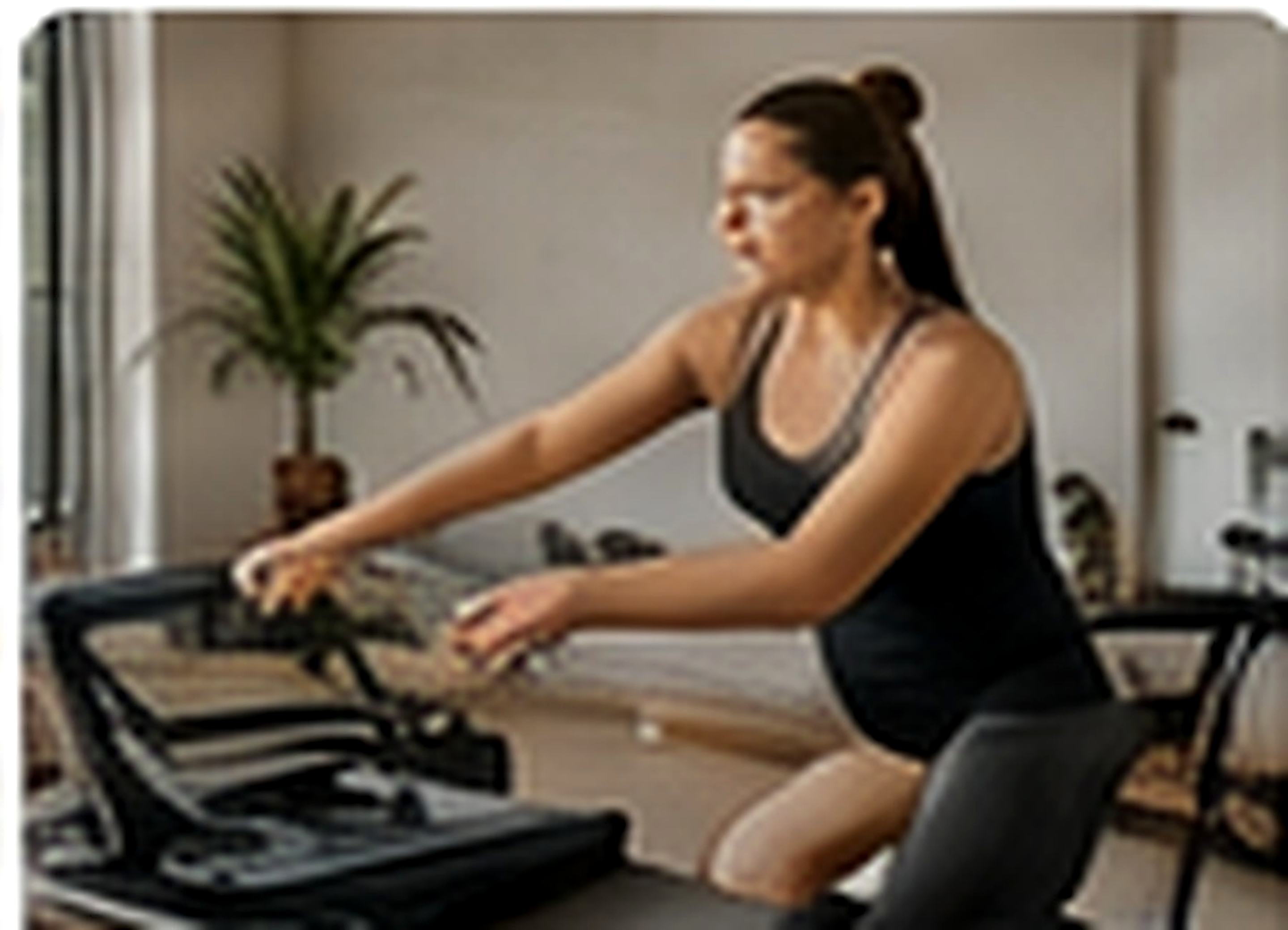 Pilates eğitmeni ile birebir reformer dersi